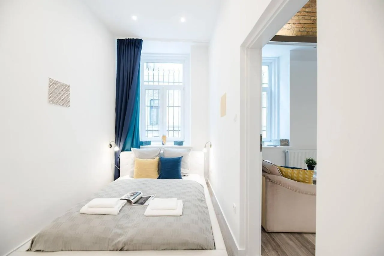 Newly Refurbished Home At Superb Location Budapest Hungría