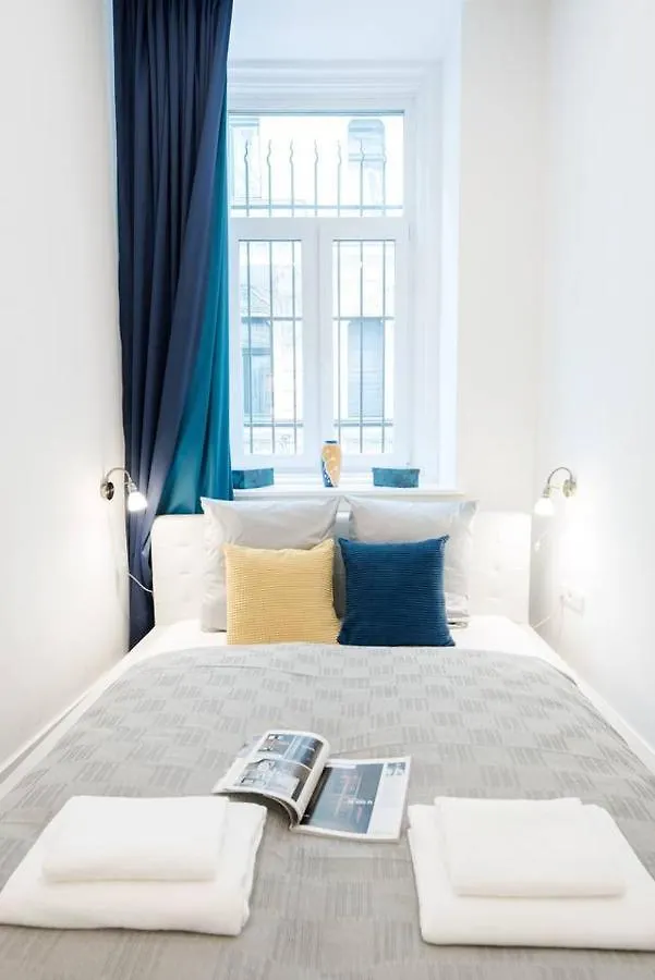 Newly Refurbished Home At Superb Location Budapest 0*,  Hungría