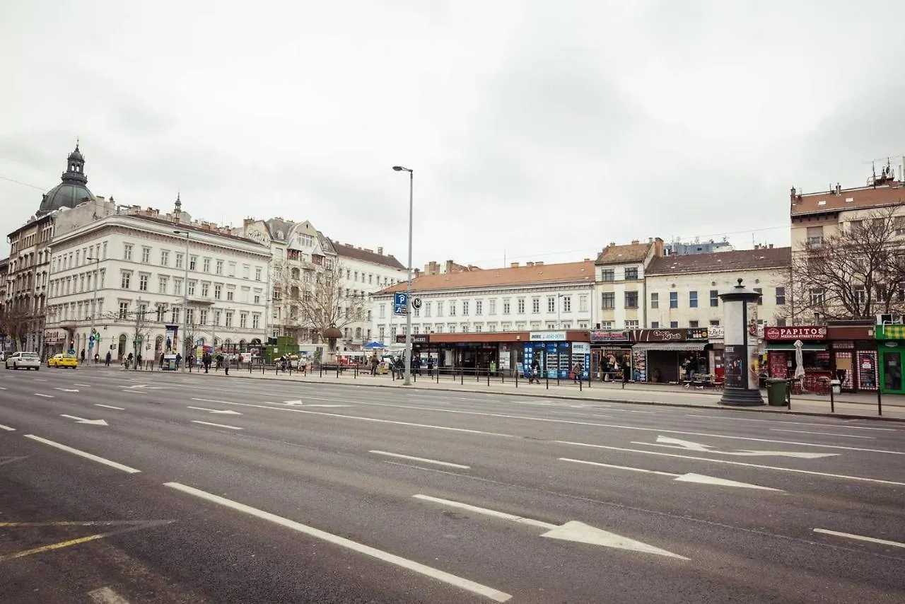 Apartamento Newly Refurbished Home At Superb Location Budapest